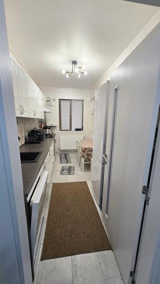 Apartament cu 3 camere decomandat în Drumul Taberei