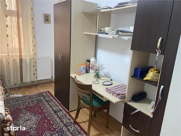 Apartament cu 3 camere nedecomandat în Gară