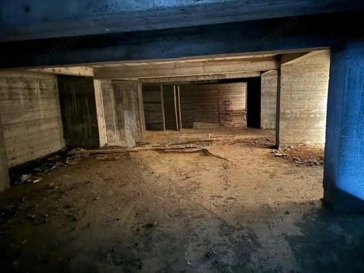 Casă cu 26 camere cu Teren 1408 Mp în Lacul Morii