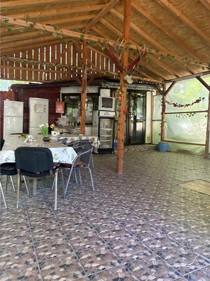Casă cu 12 camere cu Teren 2000 Mp în Sărata