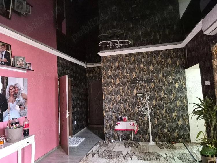 Casă cu 5 camere cu Teren 2850 Mp în Aradul Nou