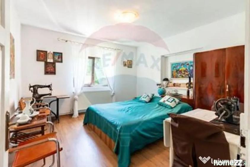 Casă cu 4 camere cu Teren 4435 Mp în Tomșani