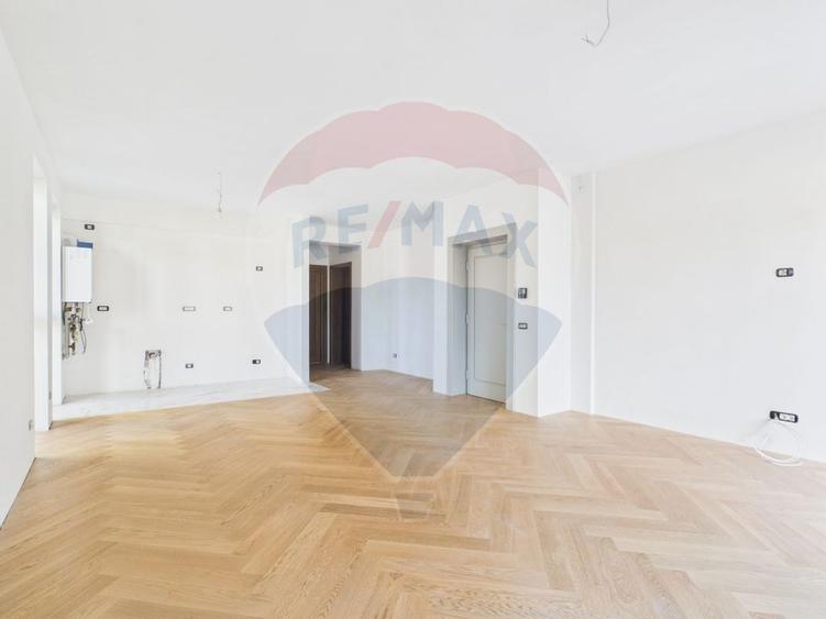 Apartament cu 3 camere decomandat în Calea Moroieni