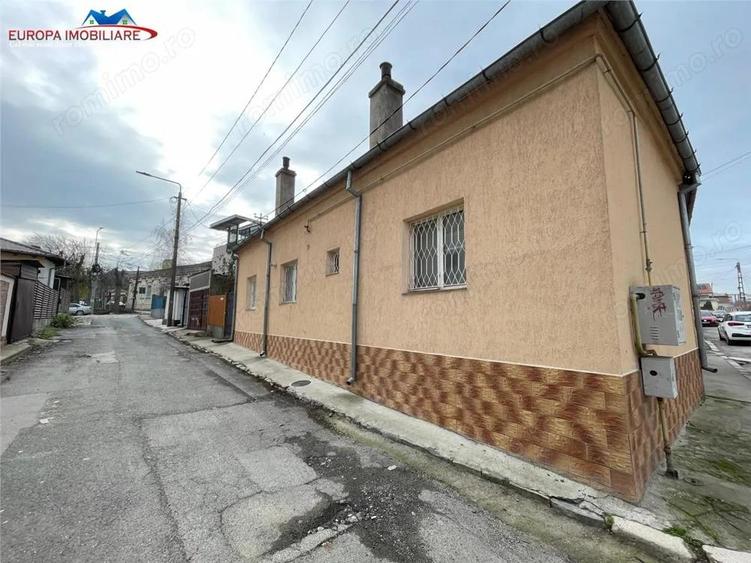 Casă cu Teren 101 Mp în Central