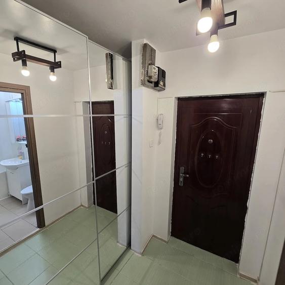 Garsonieră decomandată în Vitan