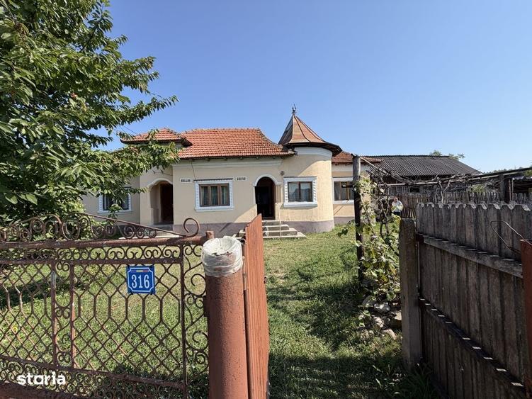 Casă cu 4 camere în Central