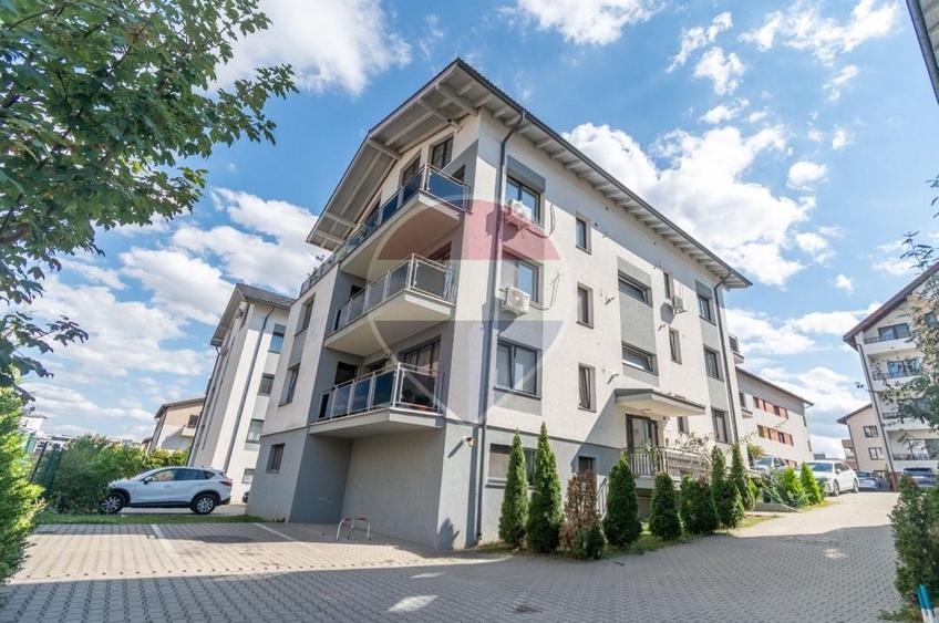 Apartament cu 3 camere decomandat, mobilat în Bună Ziua