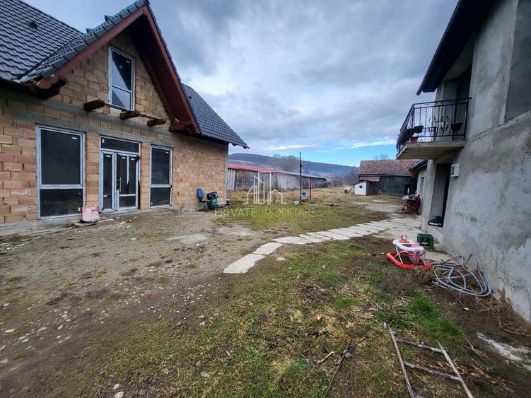 Casă individuală cu 3 camere cu Canalizare în Brădeni