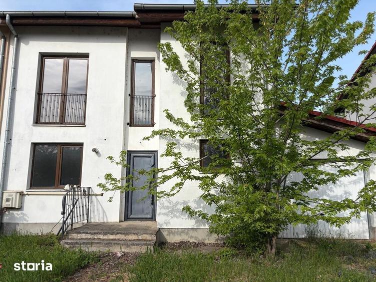Casă cu 4 camere cu Canalizare în Europa