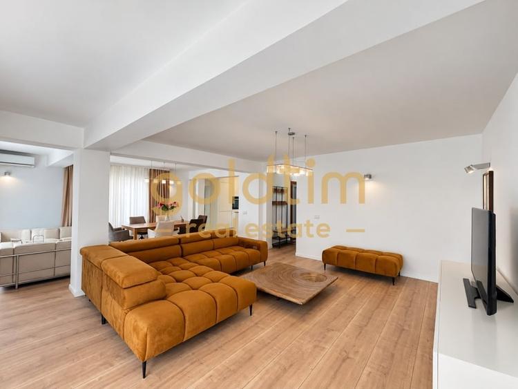 Duplex cu 5 camere cu Canalizare în Iancu Nicolae