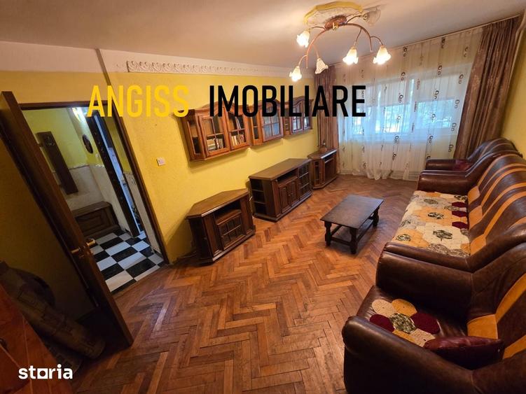 Apartament cu 3 camere decomandat în Babadag