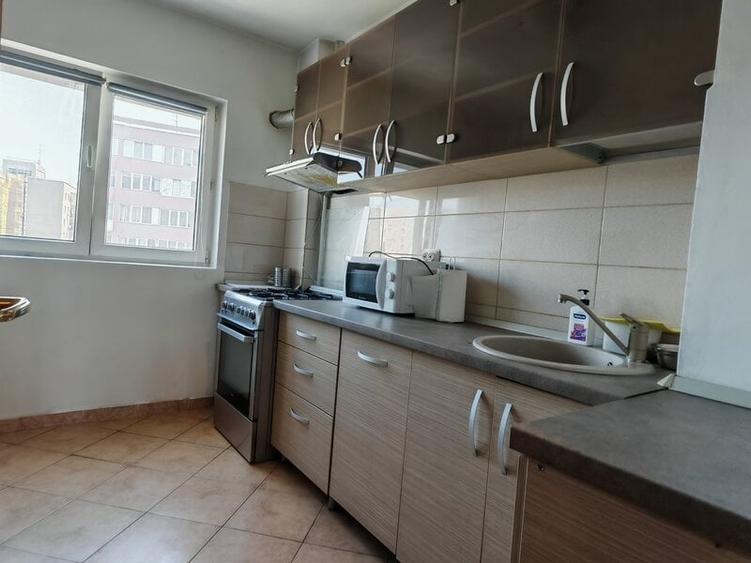 Apartament cu 2 camere semidecomandat, mobilat în Obor