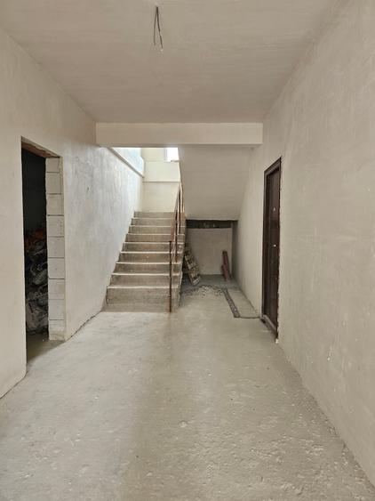 Apartament cu 2 camere decomandat în Kamsas
