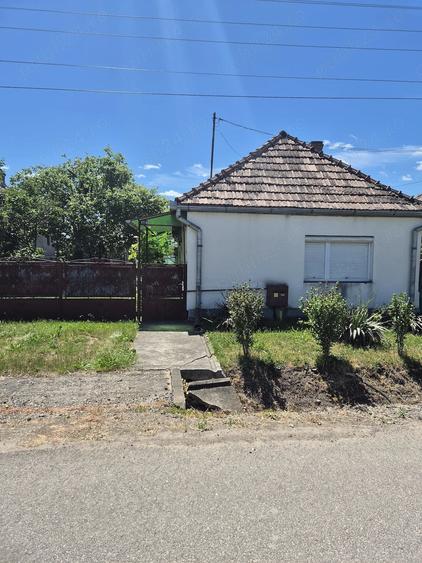 Casă cu 4 camere cu Teren 104 Mp în Gornești