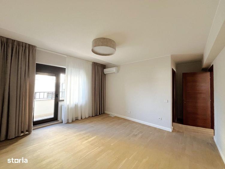 Apartament cu 4 camere în Arcul de Triumf