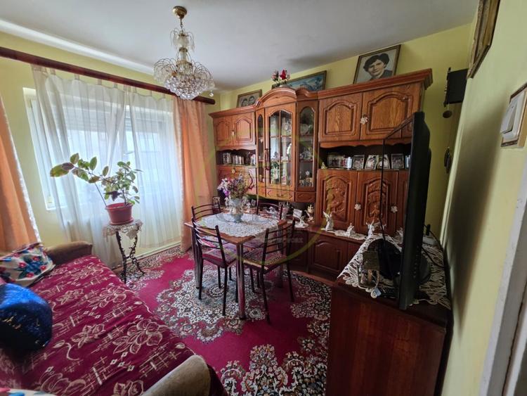 Apartament cu 4 camere decomandat în Hipodrom 3