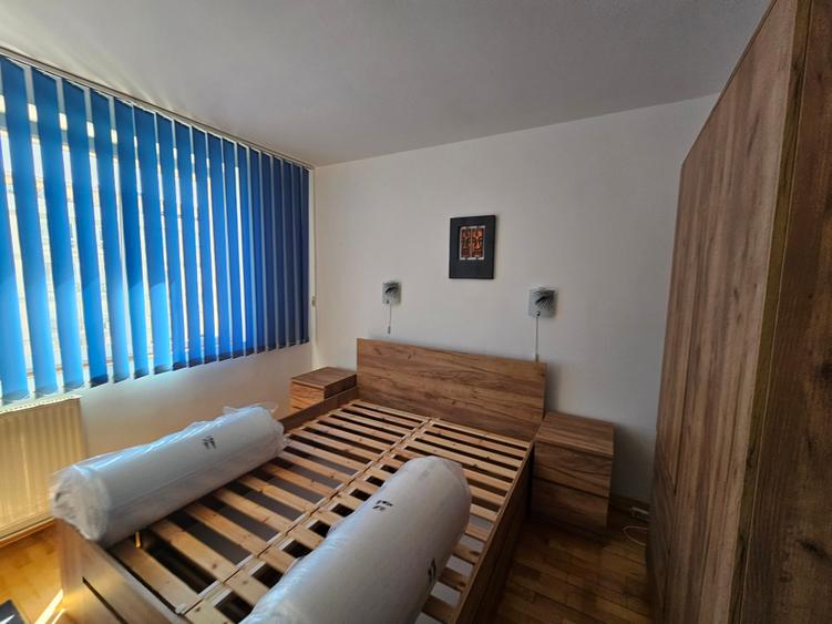Apartament cu 3 camere decomandat în Piața Unirii