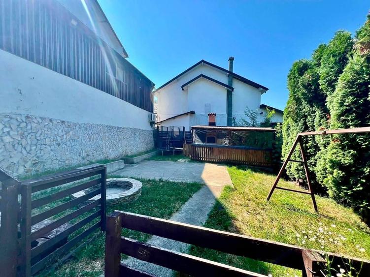 Casă individuală cu 5 camere cu Garaj în Smeura