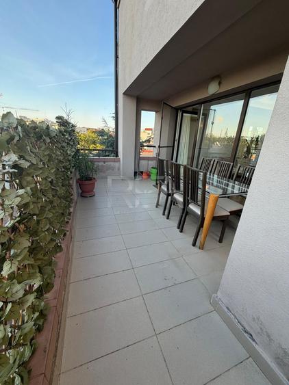 Apartament cu 3 camere semidecomandat, mobilat în Herăstrău