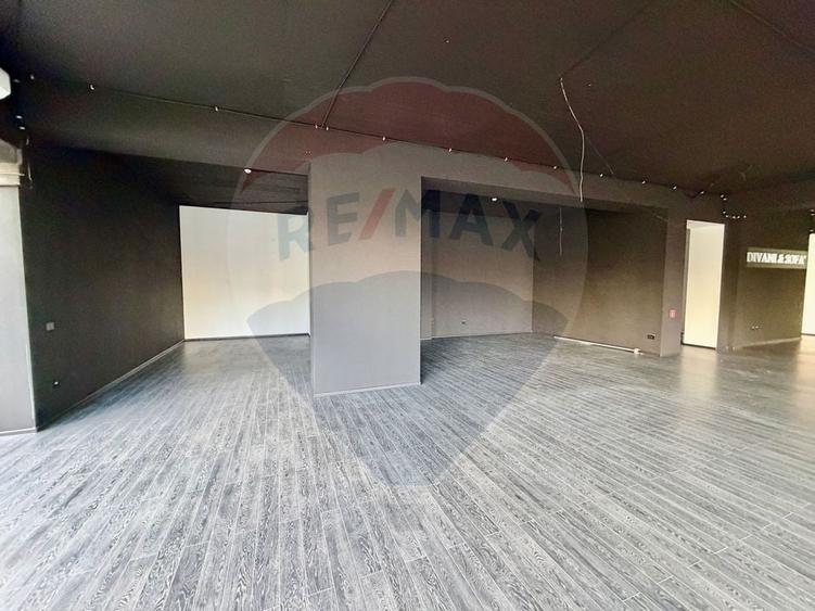 Spațiu comercial, de 270 mp, în Nord
