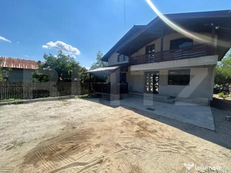 Casă cu 2 camere cu Teren 500 Mp în Central