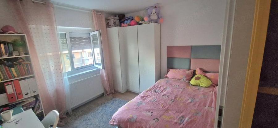 Apartament cu 3 camere decomandat în Bucovina