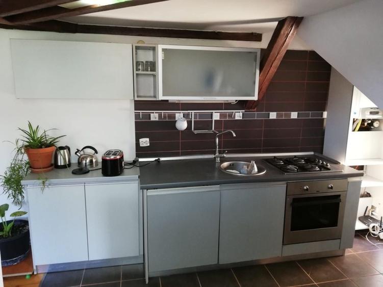 Apartament cu 4 camere decomandat în Central