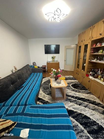 Apartament cu 3 camere decomandat în Calarași 4 — fotografia 3