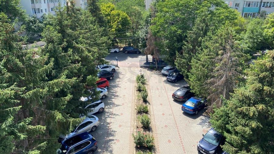 Birou, de 1,324 mp, în Aviației