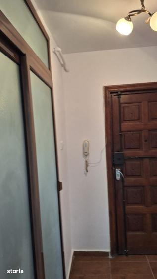 Apartament cu 2 camere semidecomandat în Colentina