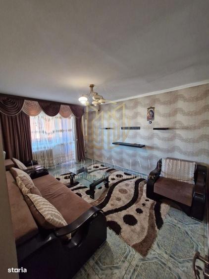 Apartament cu 3 camere decomandat în Alexandru Obregia