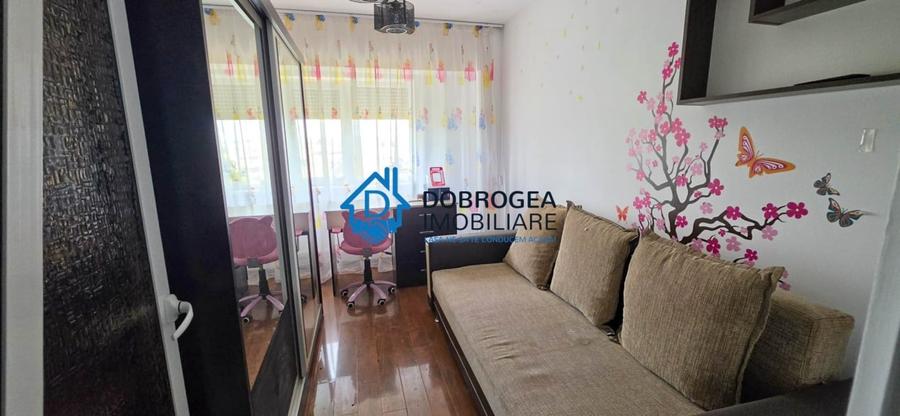 Apartament cu 4 camere decomandat, mobilat în E3