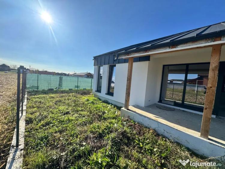 Casă cu 4 camere cu Teren 475 Mp în Mocira