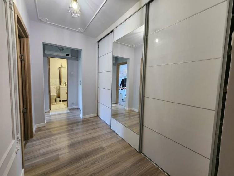Apartament cu 3 camere decomandat în Podu Roș