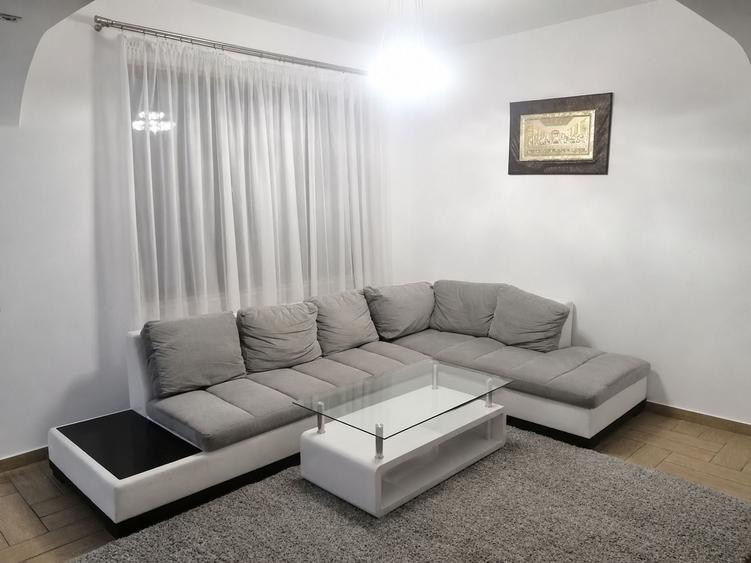 Casă cu 4 camere în Câmpului