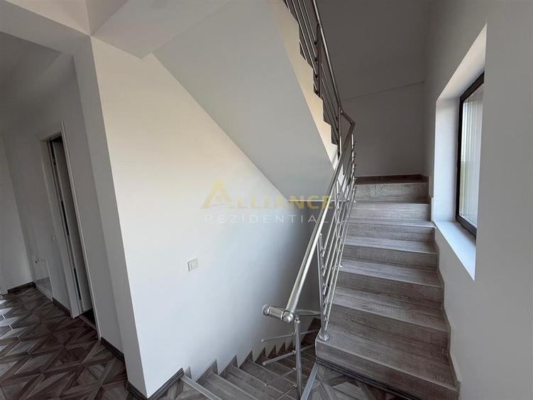 Casă individuală cu 6 camere cu Teren 555 Mp în Berceni