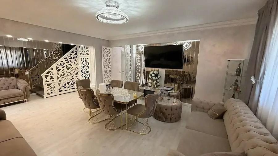 Apartament cu 5 camere decomandat în Dobroești