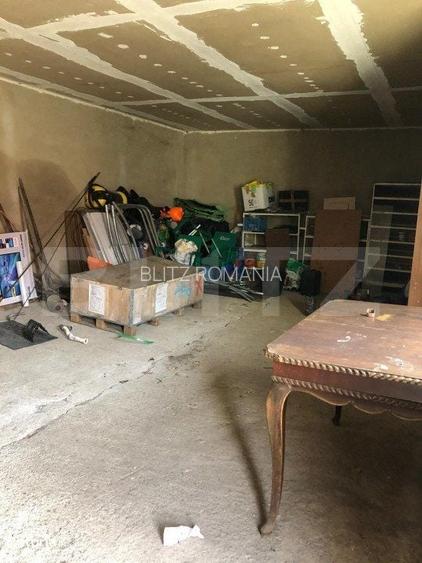 Casa de vanzare, cu 7 camere, 350 mp u & 2850 mp teren