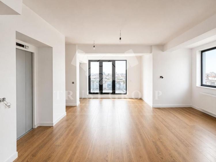 Apartament cu 3 camere decomandat în Matei Voievod
