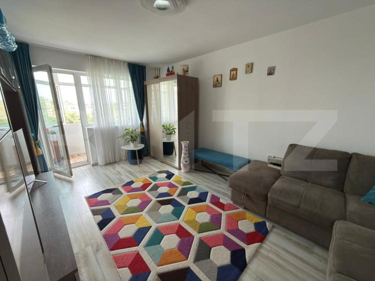 Apartament cu 2 camere decomandat, mobilat în Republicii