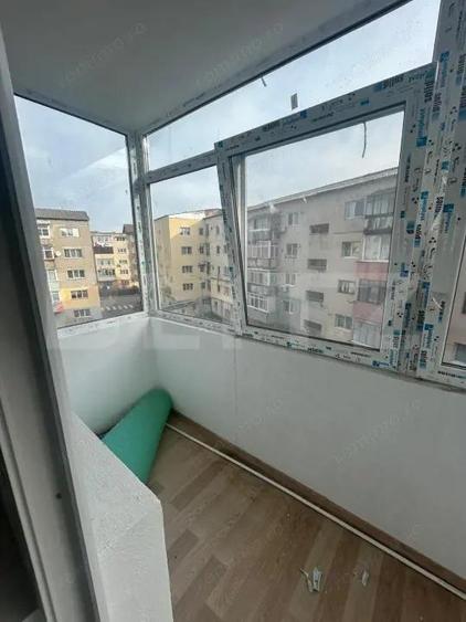 Apartament cu 2 camere semidecomandat în Micro 11