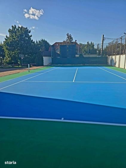 Casă cu 4 camere cu Teren 3000 Mp în Central