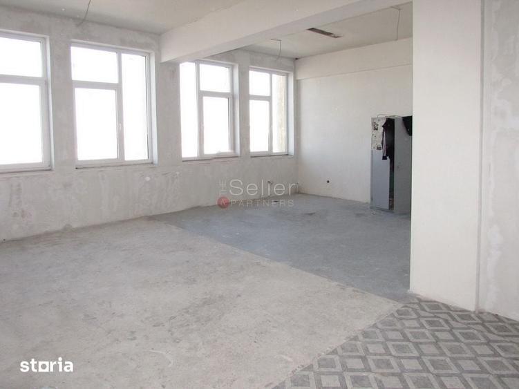 Spațiu comercial, de 1,440 mp, în Bartolomeu