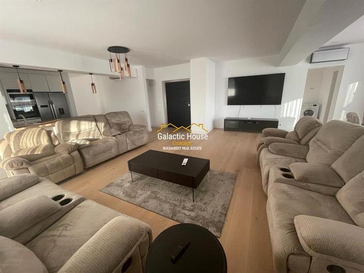Penthouse cu 5 camere decomandat în Central