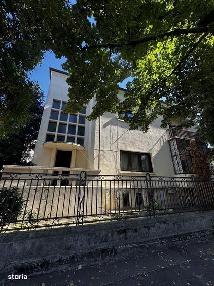 Apartament cu 4 camere în Dorobanți
