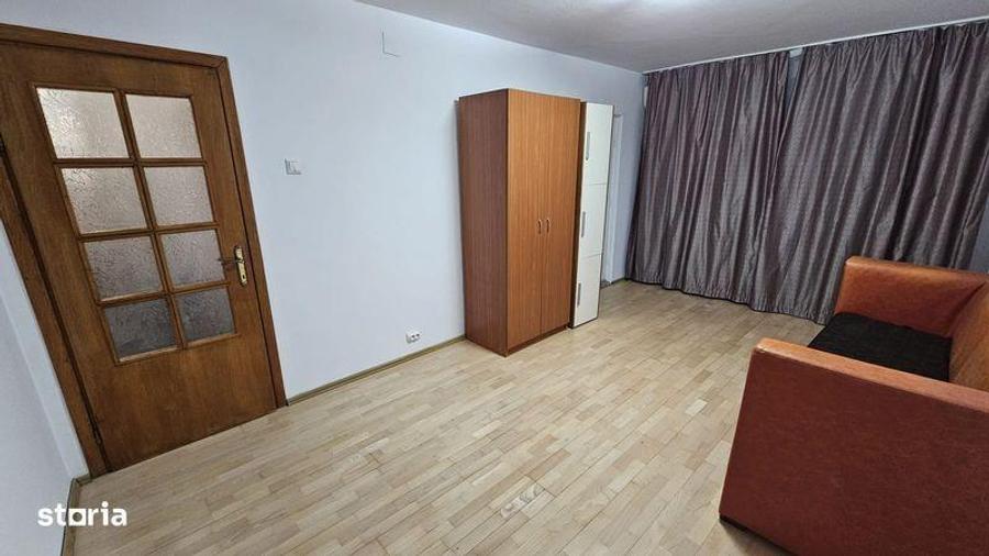 Apartament cu 3 camere, mobilat în Rahova