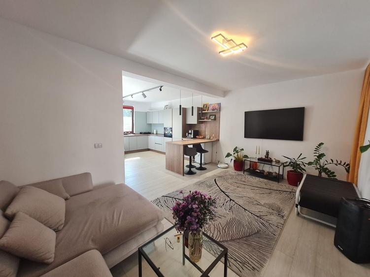 Duplex cu 3 camere cu Piscina în Chișoda