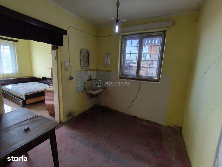 Casă cu 4 camere cu Teren 300 Mp în Muncitoresc