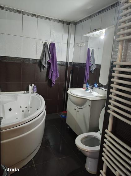 Apartament cu 2 camere decomandat în Calea București
