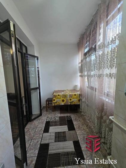 Garsonieră decomandată în Far